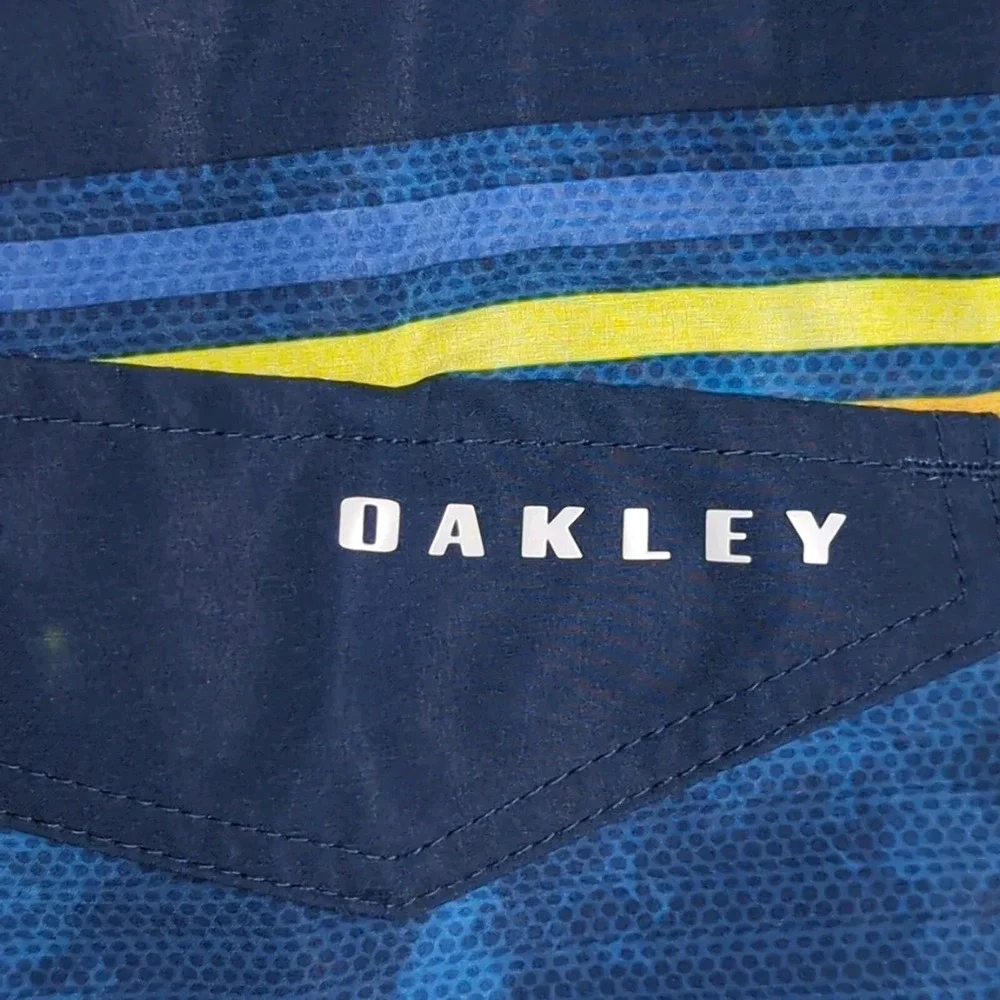 Oakley fathom 18in